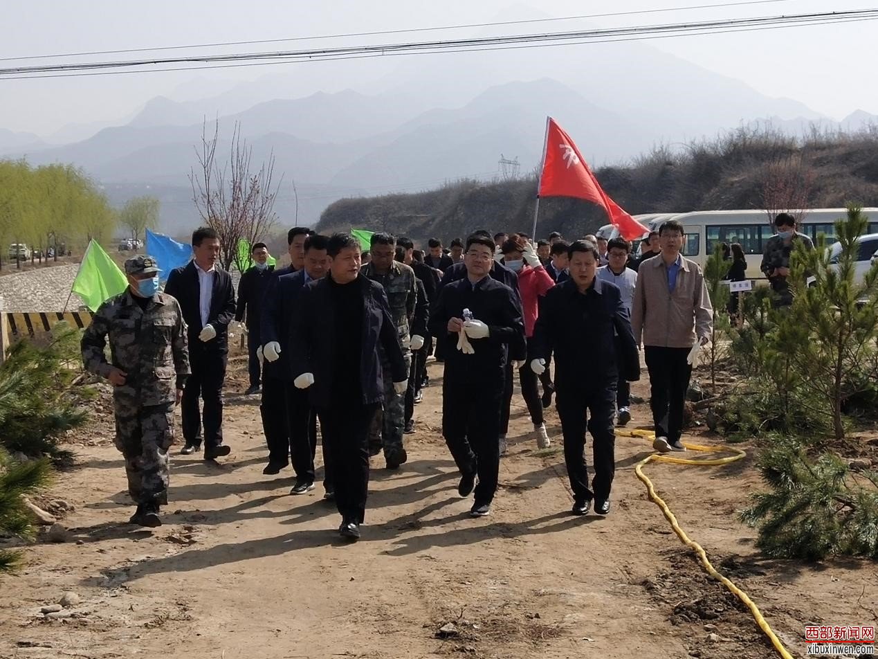 华阴市“3.12”植树大会战在孟塬镇白龙涧马村段西河岸举行(图1) 华阴市“3.12”植树大会战在孟塬镇白龙涧马村段西河岸举行(图1)