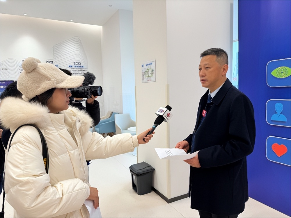 贵州爱尔眼科医院“眼内镜(ICL)近视手术门诊”正式成立(图4) 贵州爱尔眼科医院“眼内镜(ICL)近视手术门诊”正式成立(图4)